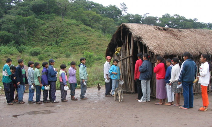 photo: lunch line at the Internado San Jorge